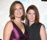 Mariska Hargitay et Debra Messing lors des 38e Peace over Violence Humanitarian Awards