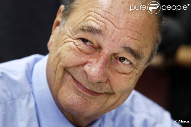 Jacques Chirac a dédicacé des centaines d'exemplaires du premier tome de ses mémoires à la Foire du Livre de Brive, soutenu par sa femme et sa fille, et a partagé l'affiche avec François Hollande