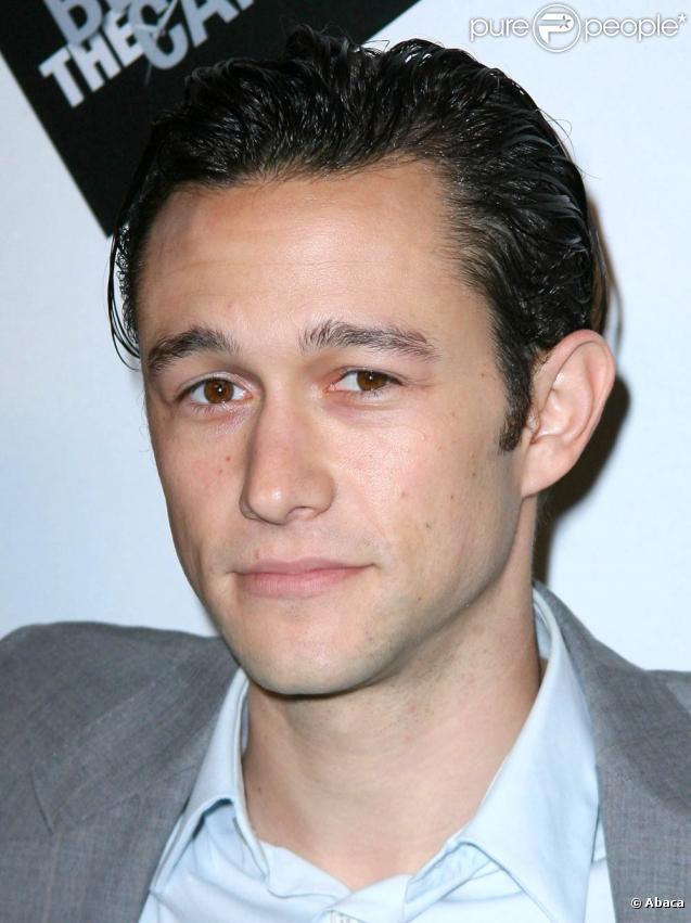 Joseph Gordon-Levitt aux Hamilton Behind Camera Awards, qui se sont tenus au Highlands Night Club d'Hollywood, à Los Angeles, le 8 niovembre 2009.
