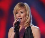 Denise van Outen chante en direct sur la BBC en novembre 2007 