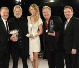 Kris Kritofferson et Taylor Swift à la 57e cérémonie des BMI Country Awards, à Nashville le 10 novembre 2009.