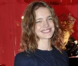 Natalia Vodianova aux illuminations de Noël au Printemps Haussmann le 12/11/09
