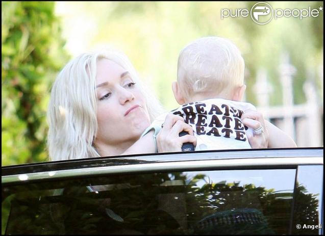 Gwen Stefani rend visite à son ex-boyfriend Kanal, et offre par la même occasion une petite sortie à son adorable Zuma, 15 mois.