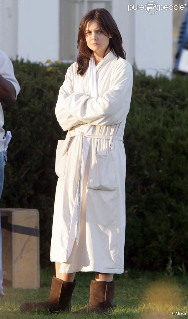 Katie Holmes sur le tournage de  The Romantics , le 16 novembre 2009 !