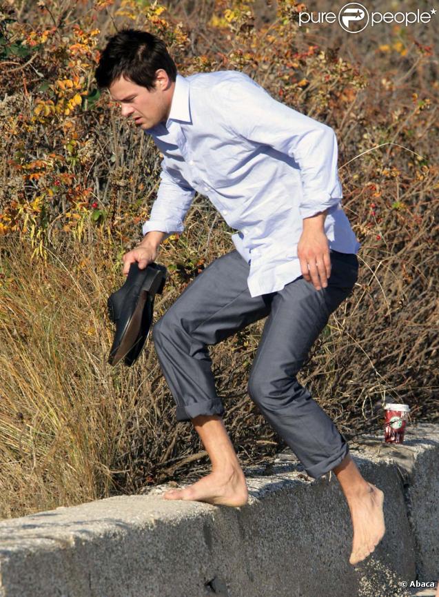 Josh Duhamel sur le tournage de  The Romantics , le 16 novembre 2009 !