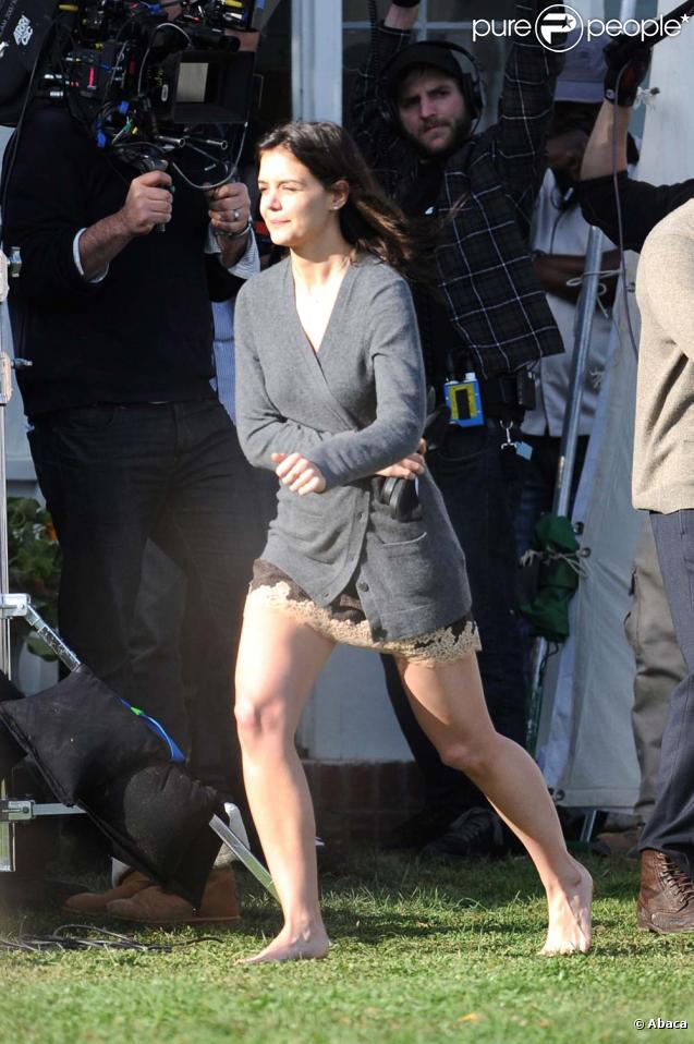 Katie Holmes sur le tournage de  The Romantics , le 16 novembre 2009 !