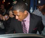 Nick Cannon, le mari de Mariah, sortant de chez Skyrock, le 16 novembre 2009 à Paris