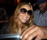 Mariah Carey sortant de chez Skyrock, le 16 novembre 2009 à Paris