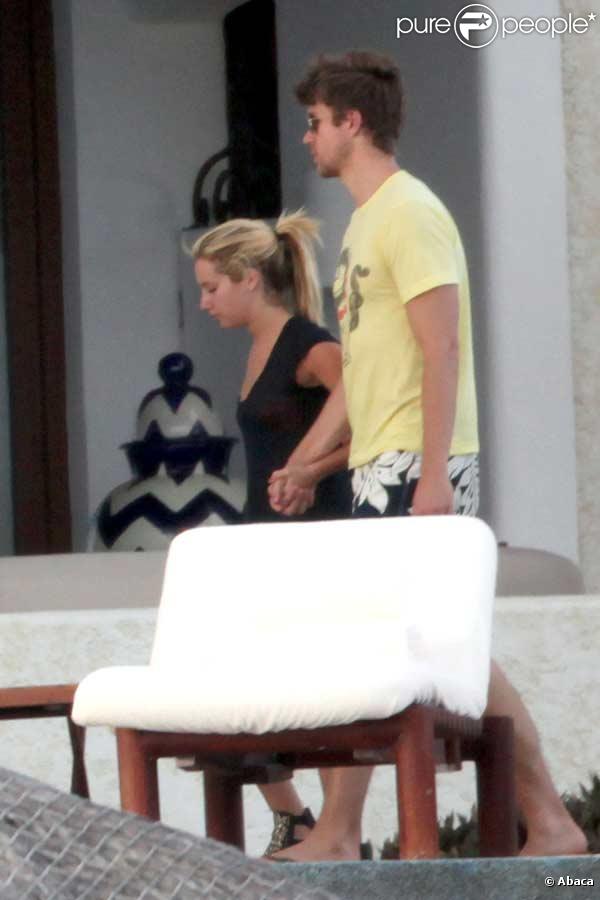 Ashley Tisdale et son chéri en vacances à Mexico