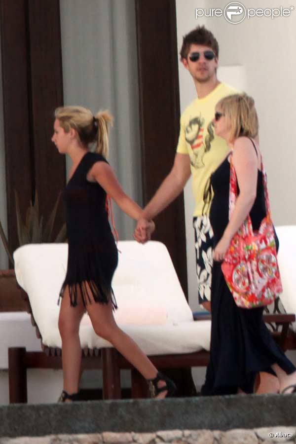Ashley Tisdale et son chéri en vacances à Mexico