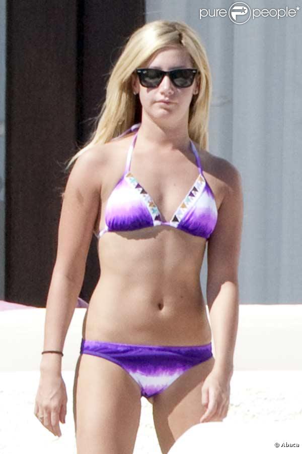 Ashley Tisdale et son chéri en vacances à Mexico