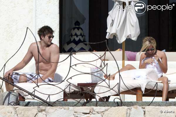 Ashley Tisdale et son chéri en vacances à Mexico