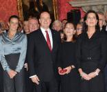 Caroline, Stéphanie et Albert de Monaco remettent des récompenses à de nombreux bénévoles à l'approche de la Fête Nationale. 17/11/09