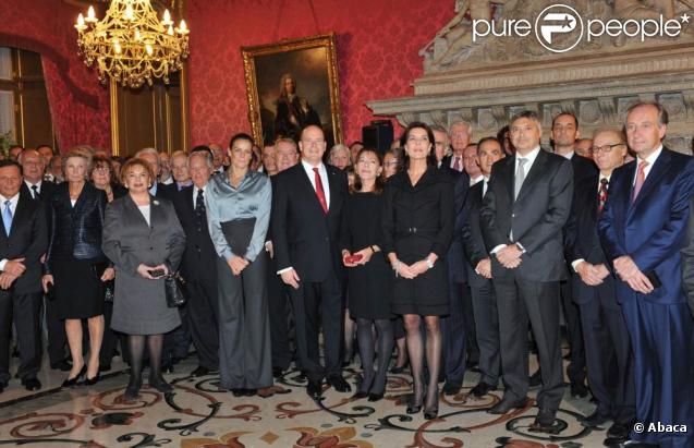 Caroline, Stéphanie et Albert de Monaco remettent des récompenses à de nombreux bénévoles à l'approche de la Fête Nationale. 17/11/09