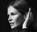 Elle Macpherson, Jude Law, Laura Pausini, Bryan Adams tendent l'oreille... Et vous ?