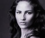 Fernanda Tavares dans une publicité pour Guerlain