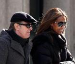 David et Iman Bowie rentrent chez eux après une réunion dans l'école de leur fille Alexandra ''Lexi'' Zahra le 6 novembre 2009 à New York