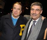 Paul-Loup Sulitzer et Patrice Drevet, à l'occasion des Gâteaux Fleuris pour le 20e anniversaire de la Convention International des Droits de l'Homme, à Paris, le 24 novembre 2009.