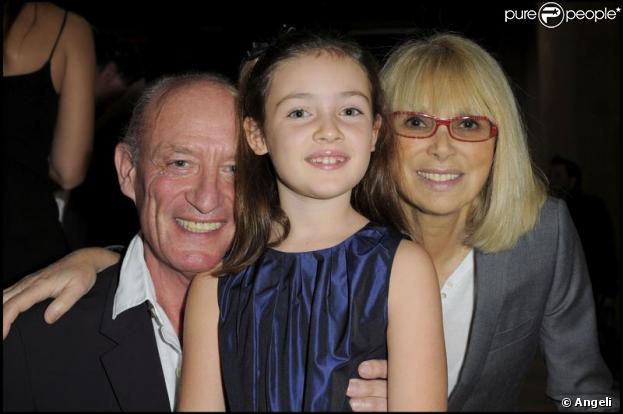 Mireille Darc en famille le 24/11/09 à la soirée Tilde au Palais de Tokyo  