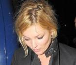 Kate Moss à la sortie de la soirée organisée par Playstation à Londres le 25/11/09
