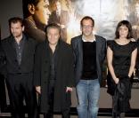 Clovis Cornillac, Christian Clavier, François Favrat, Vimala Pons et l\'équipe du film lors de la première de La Sainte Victoire à l\'Ugc de Bercy à Paris le 30 novembre 2009