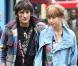 Ronnie Wood : le guitariste des Rolling Stones interpellé pour agression sur... sa très jeune compagne !