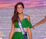 Miss Normandie, finaliste à l'élection de Miss France 2010, en tenue de grand couturier... Des robes signées Zuhair Murad.