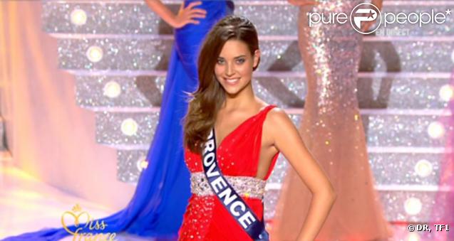 Miss Provence, finaliste à l'élection de Miss France 2010, en tenue de grand couturier... Des robes signées Zuhair Murad.