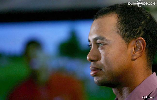Tiger Woods encore sous les feux de la rampe après l'hospitalisation nocturne d'une femme de son quartier, dans la nuit du 8 décembre 2009