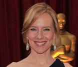 Amy Ryan en Calvin Klein