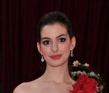 Anne Hathaway aux Oscars en Marchesa