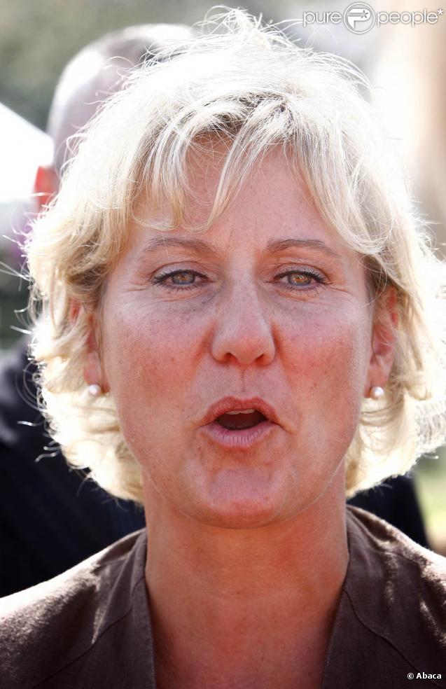 Nadine Morano chante en playback dans une vidéo réalisée par les jeunes de l'UMP.