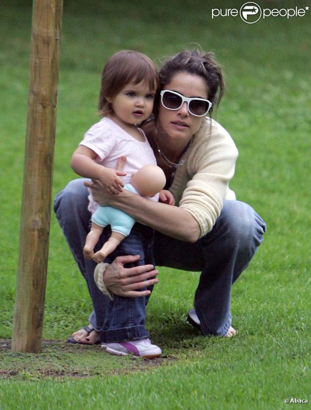 Amanda Peet et sa fille Frances Pen, en septembre 2008 ! 