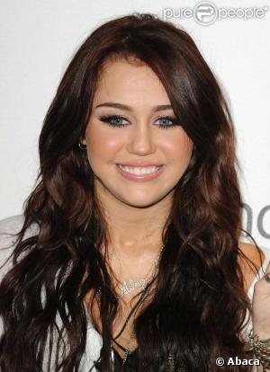  The Climb , de Miley Cyrus, retiré de la compétition pour le Grammy de la meilleur chanson pour un film, le 10 décembre 2009.