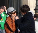 Sonia Rolland et Jalil Lespert se promènent en amoureux à Paris