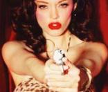 La très belle Rose McGowan en couverture de Above Magazine. 