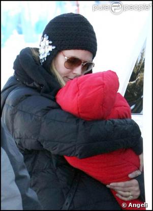 Heidi Klum et sa petite Lou à Aspen le 19/12/09 