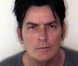 Mugshot de Charlie Sheen réalisé par la police du Colorado lors de son arrestation le 25 décembre 2009