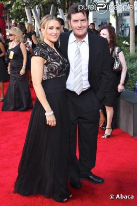 Charlie Sheen et sa femme Brooke Mueller aux Emmy Awards en septembre 2009