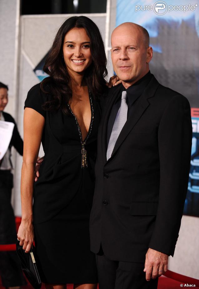 Emma Heming et son époux Bruce Willis lors de la première de Clones à Los Angeles en septembre 2009 
