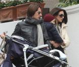 Asia Argento, son mari Michele Civetta et leur fils Nicola à Capri lors du festival international du film le 28 décembre 2009