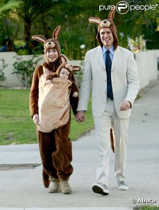 Le 24 mars, l'actrice Alyson Hannigan que l'on a vu grandir dans la série Buffy contre les vampires devenait maman : avec son époux Alexis Denisof, 42 ans (avec qui elle est mariée depuis 2003), elle accueillait une petite fille prénommée Satyana.