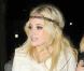 Pixie Lott, toute pimpante avec son néo-baneau et sa jolie pochette tout en strass ! 