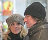 Jane Krakowski et son fiancé Robert Godley dans les rues de New-York en décembre 2009