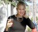 Kelly Rutherford et son look so chic même en jean et simple ballerines. Bon d'accord, le sac Kelly d'Hermès y fait pour beaucoup ! 
