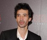 Eric Elmosnino lors de la première du film Gainsbourg (vie héroïque) à Paris le 14 janvier