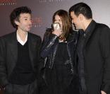 Eric Elmosnino, Laetitia Casta et Joann Sfar lors de la première du film Gainsbourg (vie héroïque) à Paris le 14 janvier