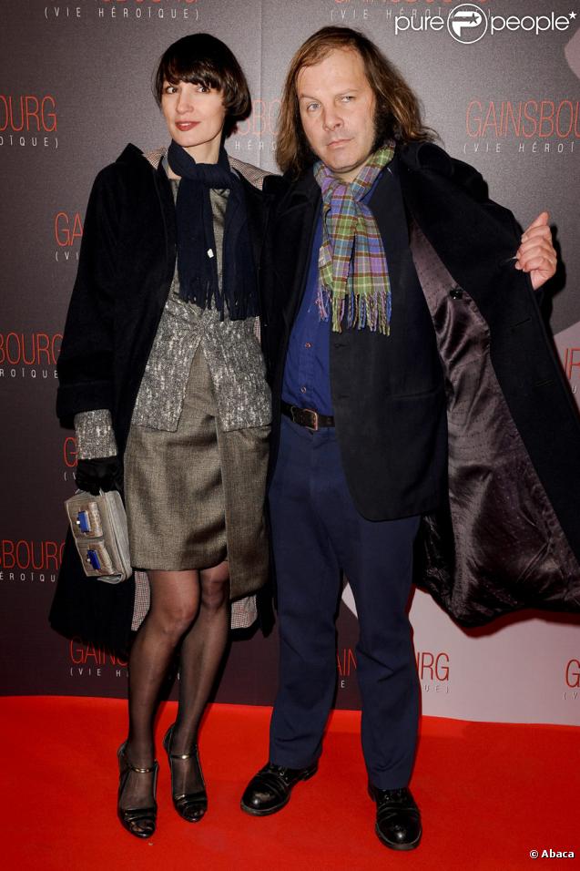 Jeanne Balibar et Philippe Katerine lors de la première du film Gainsbourg (vie héroïque) à Paris le 14 janvier