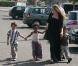 Angelina Jolie et ses enfants : Après son don d'1 million de dollars pour Haïti, elle gâte ses petits !