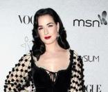 Dita Von Teese en reine du Burlesque lors du gala de charité The Art of Elysium\'s le 16 janvier 2010 à Los Angeles